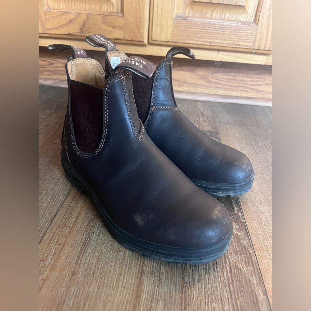 Blundstone chelsea boots